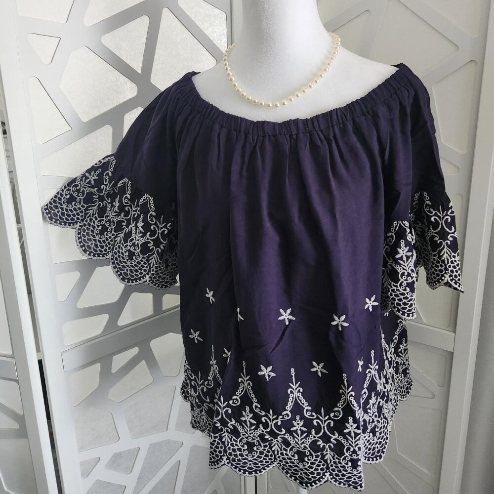 Navy Blue & White Beautiful Top